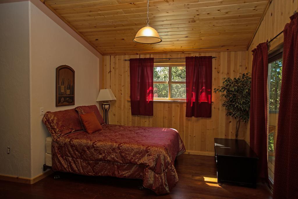 DiamondStone Guest Lodges La Pine Exterior foto