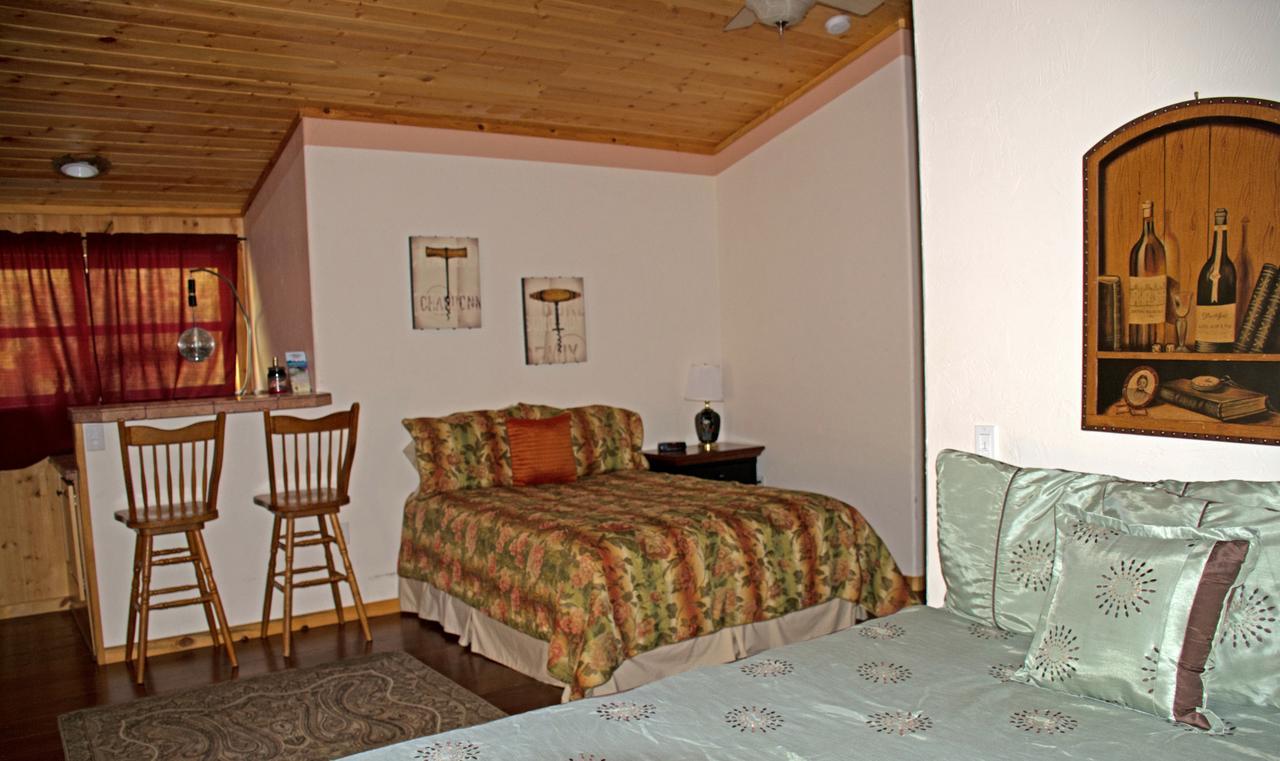 DiamondStone Guest Lodges La Pine Exterior foto