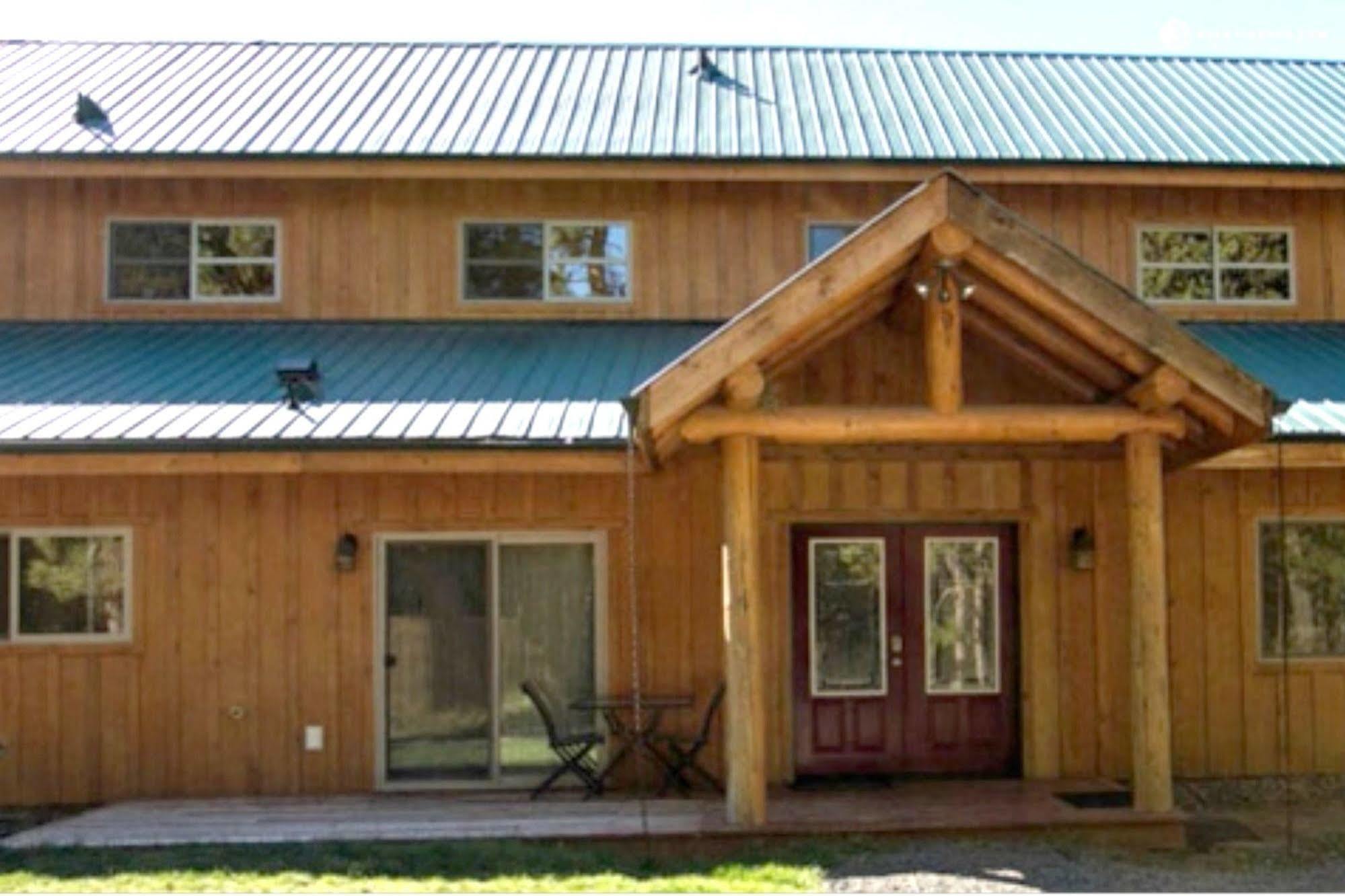 DiamondStone Guest Lodges La Pine Exterior foto