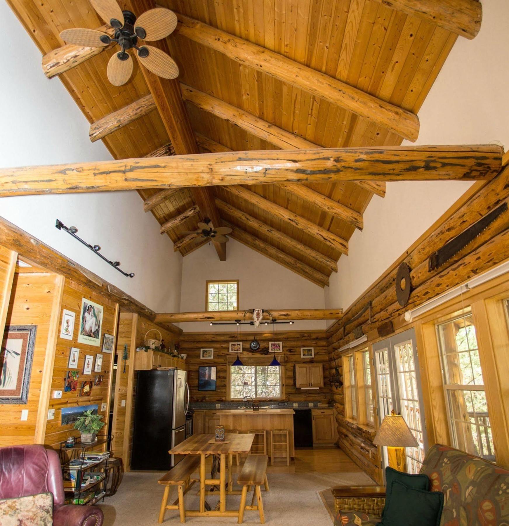 DiamondStone Guest Lodges La Pine Exterior foto